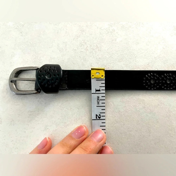 Unbranded/ black belt/ star  with holes design - Picture 4 of 6